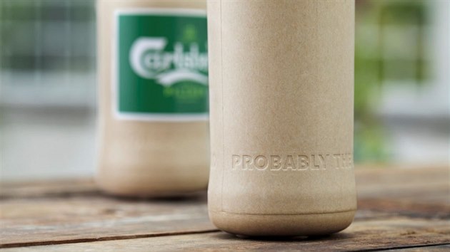 Dnsk pivovar Carlsberg pedstavil prototyp sv lahve z devovinovho papru