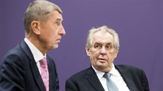 Prezident Miloš Zeman (vpravo) a premiér Andrej Babiš na setkání u příležitosti... Prezident Miloš Zeman (vpravo) a premiér Andrej Babiš na setkání u příležitosti...