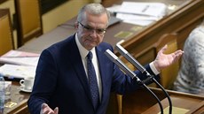 Poslanec Miroslav Kalousek (TOP 09) pi vystoupení na schzi Poslanecké...