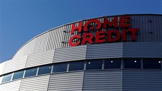 Logo úvěrové společnosti Home Credit na budově zimního stadionu v Liberci Logo úvěrové společnosti Home Credit na budově zimního stadionu v Liberci