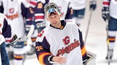Bývalý fotbalový a nynější hokejový gólman Petr Čech v dresu britského klubu... Bývalý fotbalový a nynější hokejový gólman Petr Čech v dresu britského klubu...