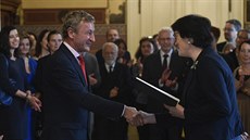 Ředitel slovenského Historického ústavu Slavomír Michálek přijímá pro své... Ředitel slovenského Historického ústavu Slavomír Michálek přijímá pro své...