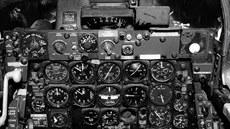 Hlavní pístrojový panel letounu letounu Thunderstreak