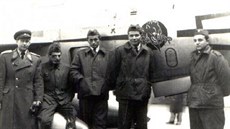 Skupina voják slouících na podzim 1959 na letiti v Hradci Králové se nechala...