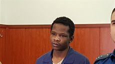 Obžalovaný Abdallah Ibrahim Diallo před okresním soudem v Litoměřicích (17.10.... Obžalovaný Abdallah Ibrahim Diallo před okresním soudem v Litoměřicích (17.10....