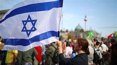 Obyvatelé Berlína demonstrovali proti antisemitismu a nacionalismu. (13. íjna...