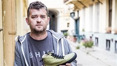Tomáš Rohal se věnuje vývoji textilního zboží z konopí. Kromě konopných tenisek jeho firma prodává i konopná trička, mikiny, ponožky, spodní prádlo a další oblečení z konopí včetně doplňků. Tomáš Rohal se věnuje vývoji textilního zboží z konopí. Kromě konopných tenisek jeho firma prodává i konopná trička, mikiny, ponožky, spodní prádlo a další oblečení z konopí včetně doplňků.