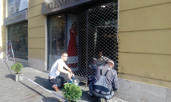 Klenotnictví v centru Brna si po loupei v roce 2015 vyhlédli zlodji znovu i loni na podzim