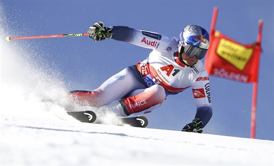 Alexis Pinturault v obím slalomu v Söldenu.