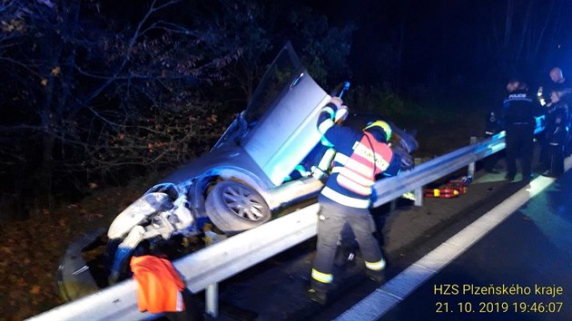 tyiadvacetiletý mu, který pepadl erpací stanici, skonil po nehod v...