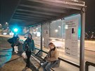 Na stanici metra Hradčanská se nachází i zastávka tramvaje, která je unikátní, protože má takzvanou zelenou střechu. Na střese skleněné čekárny jsou k vidění i nějaké ty rostlinky. Jedná se o unikátní projekt. Takové zastávky jsou k vidění ve světě v Pa Na stanici metra Hradčanská se nachází i zastávka tramvaje, která je unikátní, protože má takzvanou zelenou střechu. Na střese skleněné čekárny jsou k vidění i nějaké ty rostlinky. Jedná se o unikátní projekt. Takové zastávky jsou k vidění ve světě v Pa