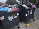 Tak konečně přijeli kluci popelářský i se svým žlutým autíčkem do „vládní čtvrti“ v Letňanech. Tak konečně přijeli kluci popelářský i se svým žlutým autíčkem do „vládní čtvrti“ v Letňanech.