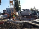 Na místě geologického průzkumu pro metro D na Pankráci u pošty se nachází velká vybetonovaná jáma. Na místě geologického průzkumu pro metro D na Pankráci u pošty se nachází velká vybetonovaná jáma.
