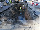 Včera odpoledne prasklo vodovodní potrubí na křižovatce u stanice metra Budějovická. Příjezd od ulice Vyskočilova je sveden do protisměru a oprava probíhá. MHD není vedena odklonem jen je provoz na křižovatce omezen. Včera odpoledne prasklo vodovodní potrubí na křižovatce u stanice metra Budějovická. Příjezd od ulice Vyskočilova je sveden do protisměru a oprava probíhá. MHD není vedena odklonem jen je provoz na křižovatce omezen.