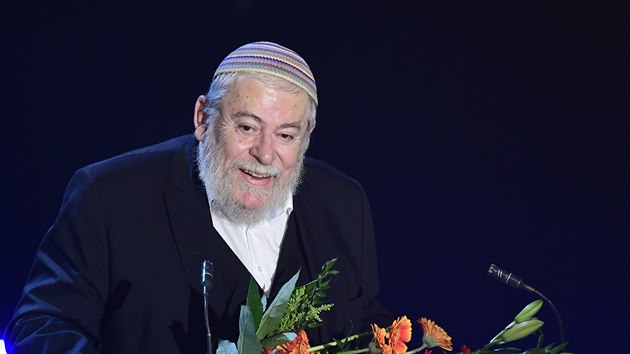 Dramatik, spisovatel a vrchní zemský rabín Karol Sidon převzal Státní cenu za... Dramatik, spisovatel a vrchní zemský rabín Karol Sidon převzal Státní cenu za...