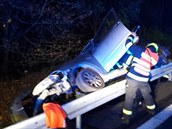 Čtyřiadvacetiletý muž, který přepadl čerpací stanici, skončil po nehodě v... Čtyřiadvacetiletý muž, který přepadl čerpací stanici, skončil po nehodě v...