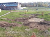 Z plochy u Trojhalí zůstalo po odjezdu atrakcí oraniště. Z plochy u Trojhalí zůstalo po odjezdu atrakcí oraniště.
