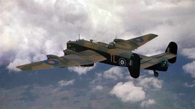 Bombardr Halifax od 35. perut RAF, kter byla prvnm operanm uivatelem tchto letoun.