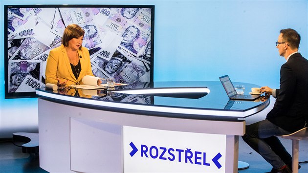 Ministryn financ Alena Schillerov v diskusnm poadu Rozstel. (29. jna 2019)