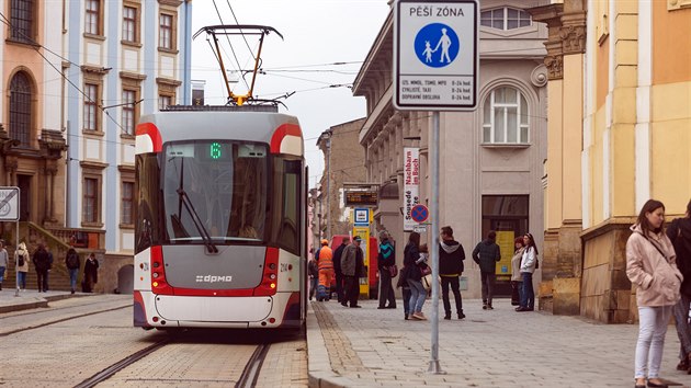 Olomouck dopravn podnik nakoupil osm tramvaj typu EVO1 a EVO1/o, jedn z nich ale na konci srpna selhaly brzdy. Navzdory doporuen Drn inspekce odstavit je do vyeten pin sedm voz dl jezd.