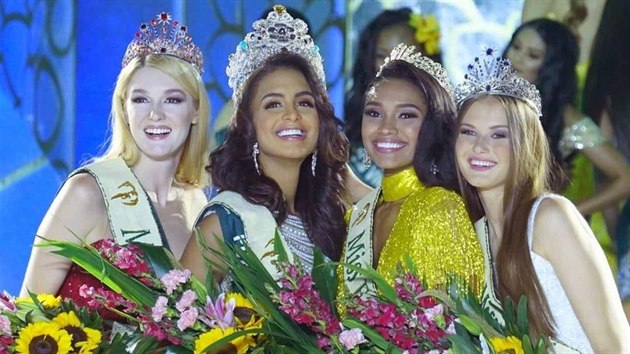 Dvacetilet eka Klra Vavrukov (vpravo), kter byla v srpnu zvolena esko-Slovenskou Miss 2019, se stala tet nejkrsnj enou svta v souti Miss Earth (26. jna 2019)