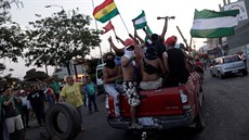 Píznivci a odprci bolívijského prezidenta Evo Moralese se stetli ve mst...