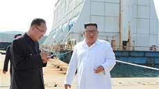 Severokorejský vdce Kim ong-un na nedatované fotografii pi návtv...