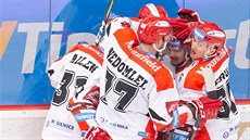 Hokejisté Hradce Králové se radují ze vstřelené branky v utkání proti Zlínu. Hokejisté Hradce Králové se radují ze vstřelené branky v utkání proti Zlínu.