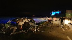 Řidič na Královéhradecku nepřežil svůj předjížděcí manévr. Řidič na Královéhradecku nepřežil svůj předjížděcí manévr.