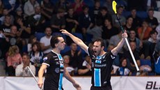 Jiří Curney (vpravo) slaví gól boleslavských florbalistů se spoluhráčem Petrem... Jiří Curney (vpravo) slaví gól boleslavských florbalistů se spoluhráčem Petrem...