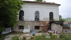 Jirkovskou synagogu v poslední době obývali bezdomovci, teď se připravuje její... Jirkovskou synagogu v poslední době obývali bezdomovci, teď se připravuje její...