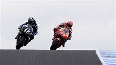 Marc Márquez (vpravo) a Maverick Viňales ve Velké ceně Austrálie. Marc Márquez (vpravo) a Maverick Viňales ve Velké ceně Austrálie.