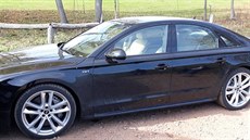 Muž převážel kradené luxusní auto, před celníky ve Zlaté Olešnici se snažil... Muž převážel kradené luxusní auto, před celníky ve Zlaté Olešnici se snažil...