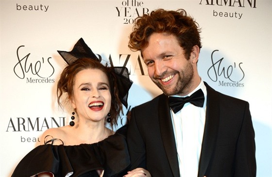 Helena Bonham Carterová a její partner Rye Dag Holmboe (Londýn, 29. íjna 2019)