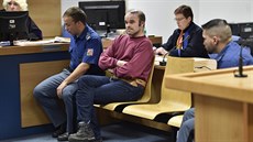 Obžalovaný Michal Remeš, který je obžalovaný z útoku na člena policejní hlídky... Obžalovaný Michal Remeš, který je obžalovaný z útoku na člena policejní hlídky...