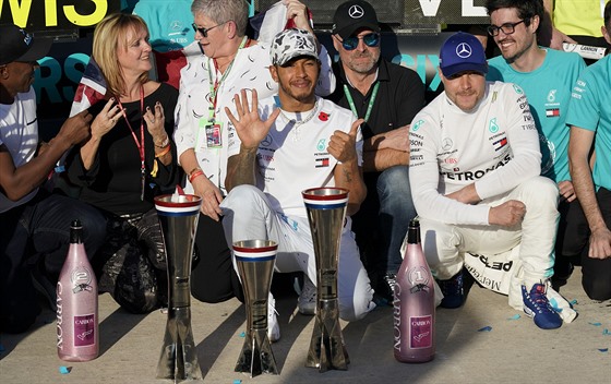 ESTÝ TITUL. Lewis Hamilton je znovu mistrem svta formule 1.