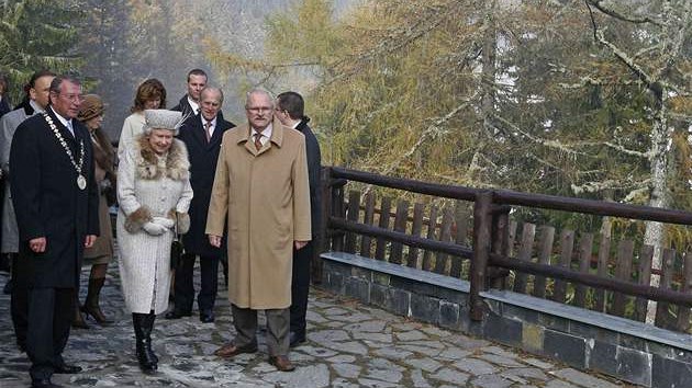 Královna Albta II., primátor msta Vysoké Tatry Ján Moko a slovenský...