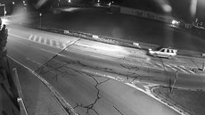 Záznam z kamery, který ukazuje auto, po němž pátrají policisté (12. října 2019) Záznam z kamery, který ukazuje auto, po němž pátrají policisté (12. října 2019)