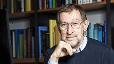 Dlouholetý ředitel Českého egyptologického ústavu Miroslav Verner Dlouholetý ředitel Českého egyptologického ústavu Miroslav Verner