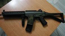 Airsoftové zbraně, kvůli kterým mladík neváhal vydírat. Airsoftové zbraně, kvůli kterým mladík neváhal vydírat.