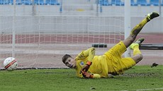 Marián Tvrdoň zasahuje v brance Ústí nad Labem. Marián Tvrdoň zasahuje v brance Ústí nad Labem.