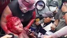 Pi protestech v Bolívii skupina radikál napadla starostku