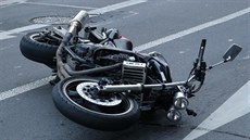 Na pražském Hořejším nábřeží při nehodě zemřela žena a zranil se motorkář. (8.... Na pražském Hořejším nábřeží při nehodě zemřela žena a zranil se motorkář. (8....