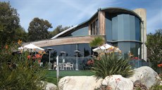Zajímavou historii má Lautnerův dům Beach House na „miliardářské“ pláži... Zajímavou historii má Lautnerův dům Beach House na „miliardářské“ pláži...