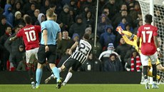 Marcus Rashford (vlevo) z Manchesteru United dává gól v zápase s Partizanem... Marcus Rashford (vlevo) z Manchesteru United dává gól v zápase s Partizanem...