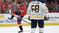 Jakub Vrána z Washingtonu slaví gól proti Buffalu. Jakub Vrána z Washingtonu slaví gól proti Buffalu.