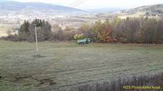 Na Klatovsku se pod tatrou utrhla krajnice, řidič stačil z vozu vyskočit ještě... Na Klatovsku se pod tatrou utrhla krajnice, řidič stačil z vozu vyskočit ještě...