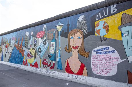 Slzy, žebříky i slepé střevo NDR. Příběh Berlínské zdi očima tří Češek East Side Gallery: jediný celistvý kus zdi, který se dochoval. | na serveru Lidovky.cz | aktuální zprávy