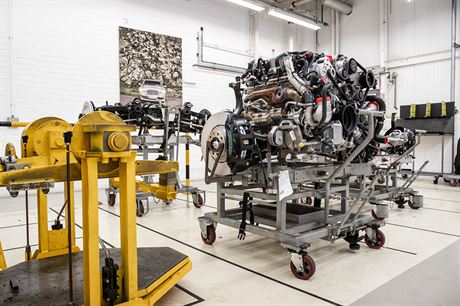 Nejstarší osmiválec v aktivní službě. Bentley ho používá už šedesát let Motor Bentley L-series slaví 60 let | na serveru Lidovky.cz | aktuální zprávy