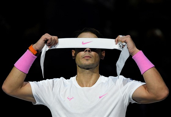 Rafael Nadal si váe elenku na londýnském Turnaji mistr.